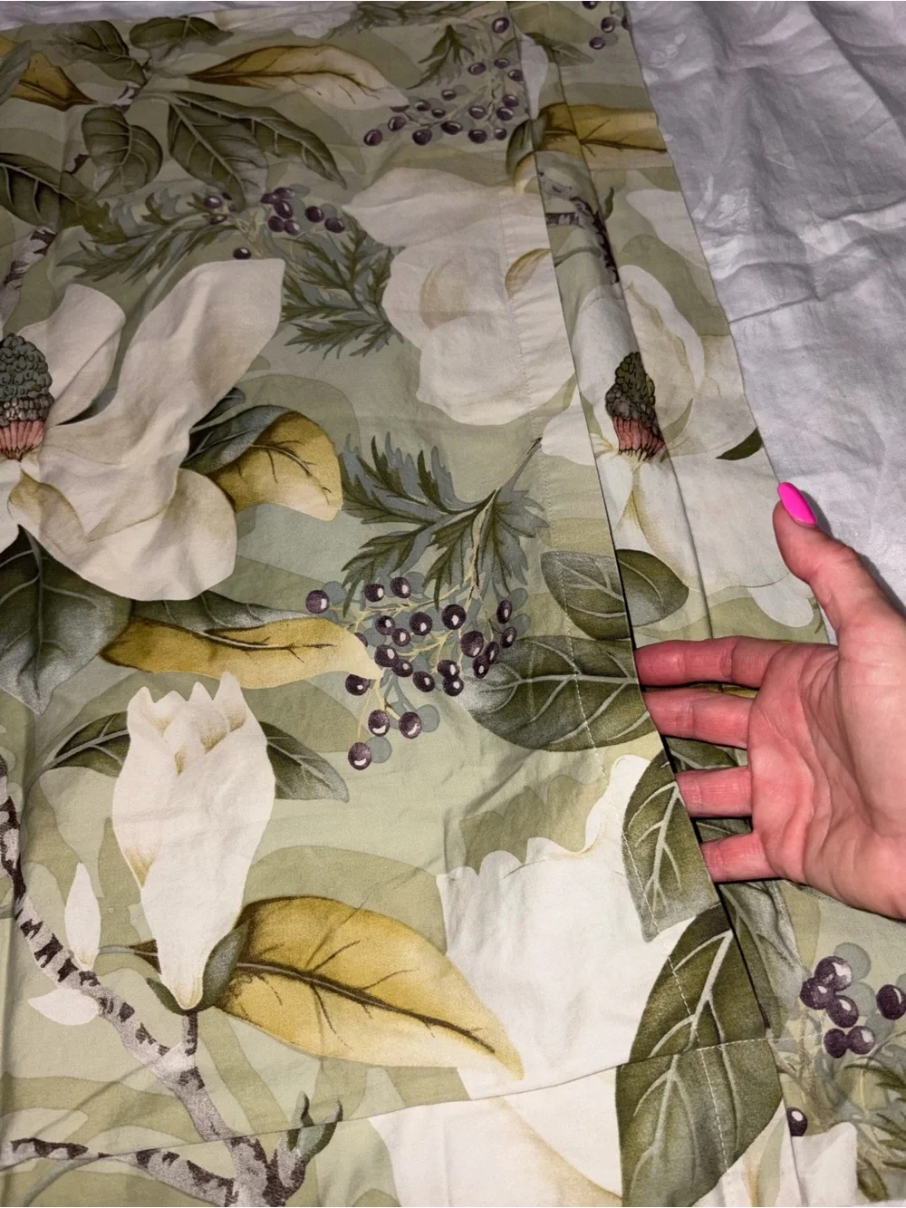 RARE like new Pottery Barn Magnolia Pillow euro sham cover 29” x 29”